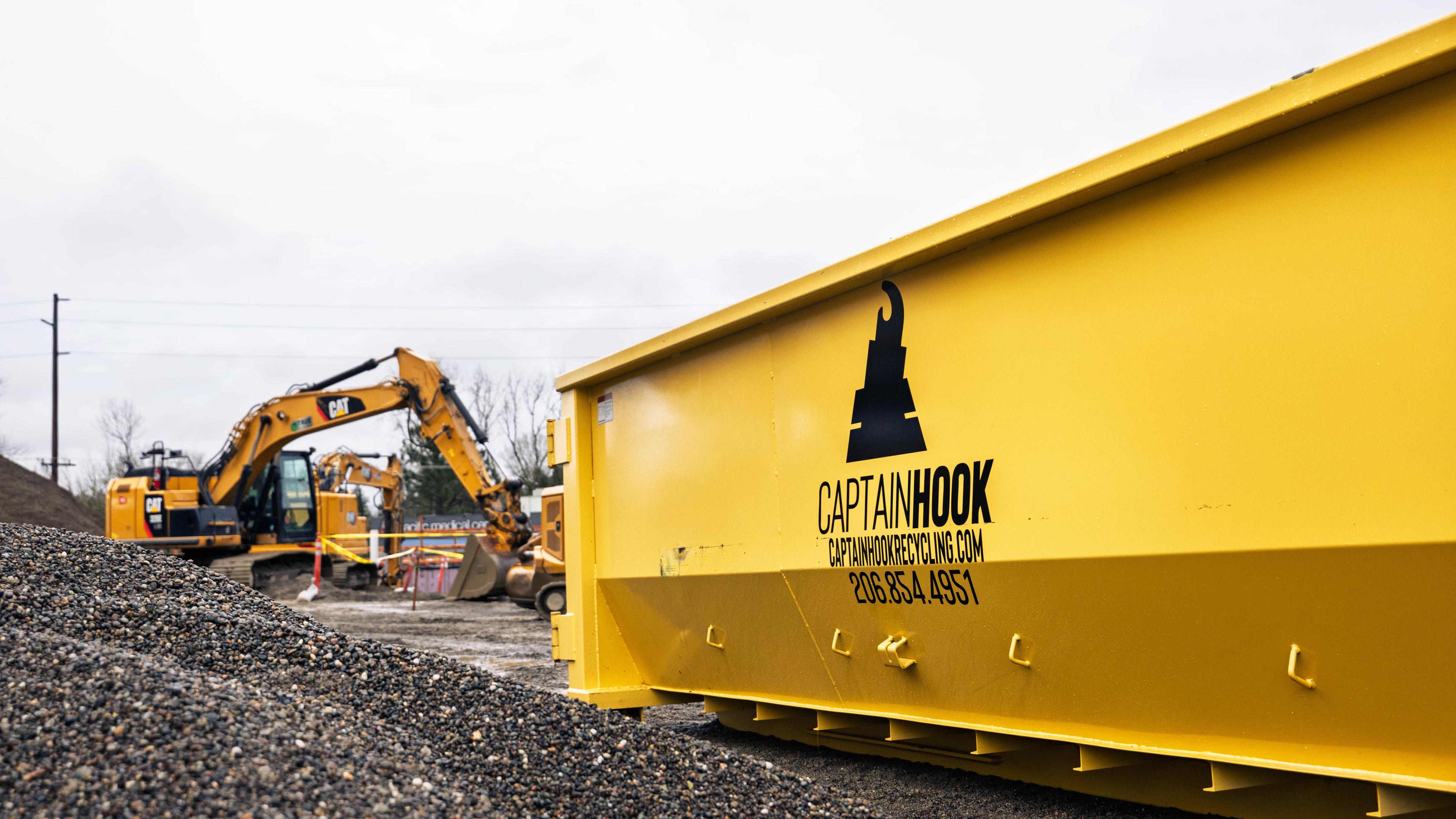 Commercial recycling container service